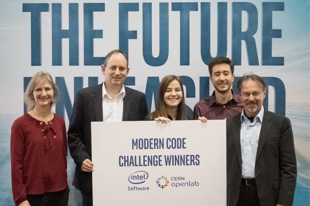 Иллюстрация к новости: Студентка МИЭМ стала победителем конкурса Intel Modern Code Developer Challenge