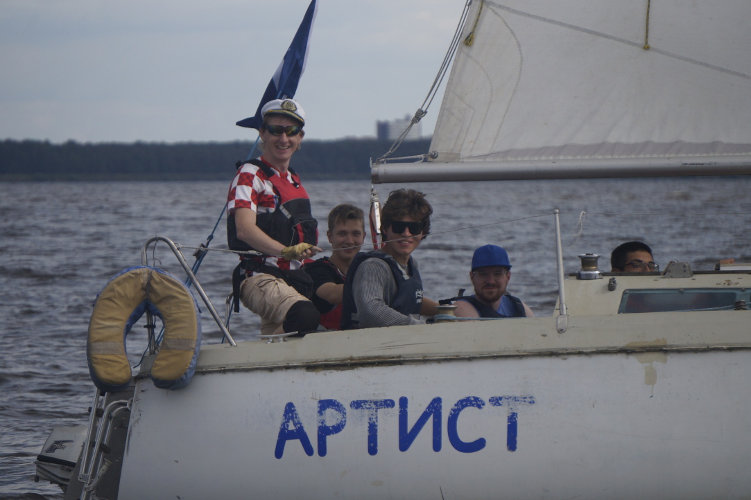 “Якоря по-походному. К шлюзованию готовы”. Каким был летний поход Яхт-клуба НИУ ВШЭ рассказывает Вадим Воложенин