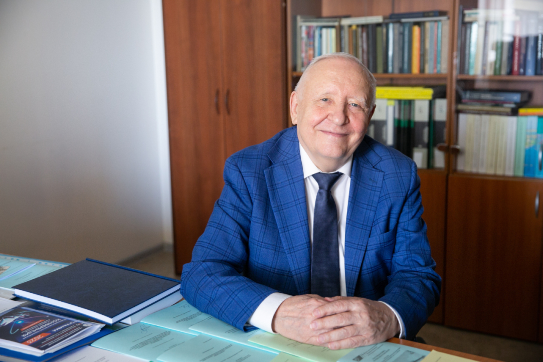 «С марсианской жаждою творить»